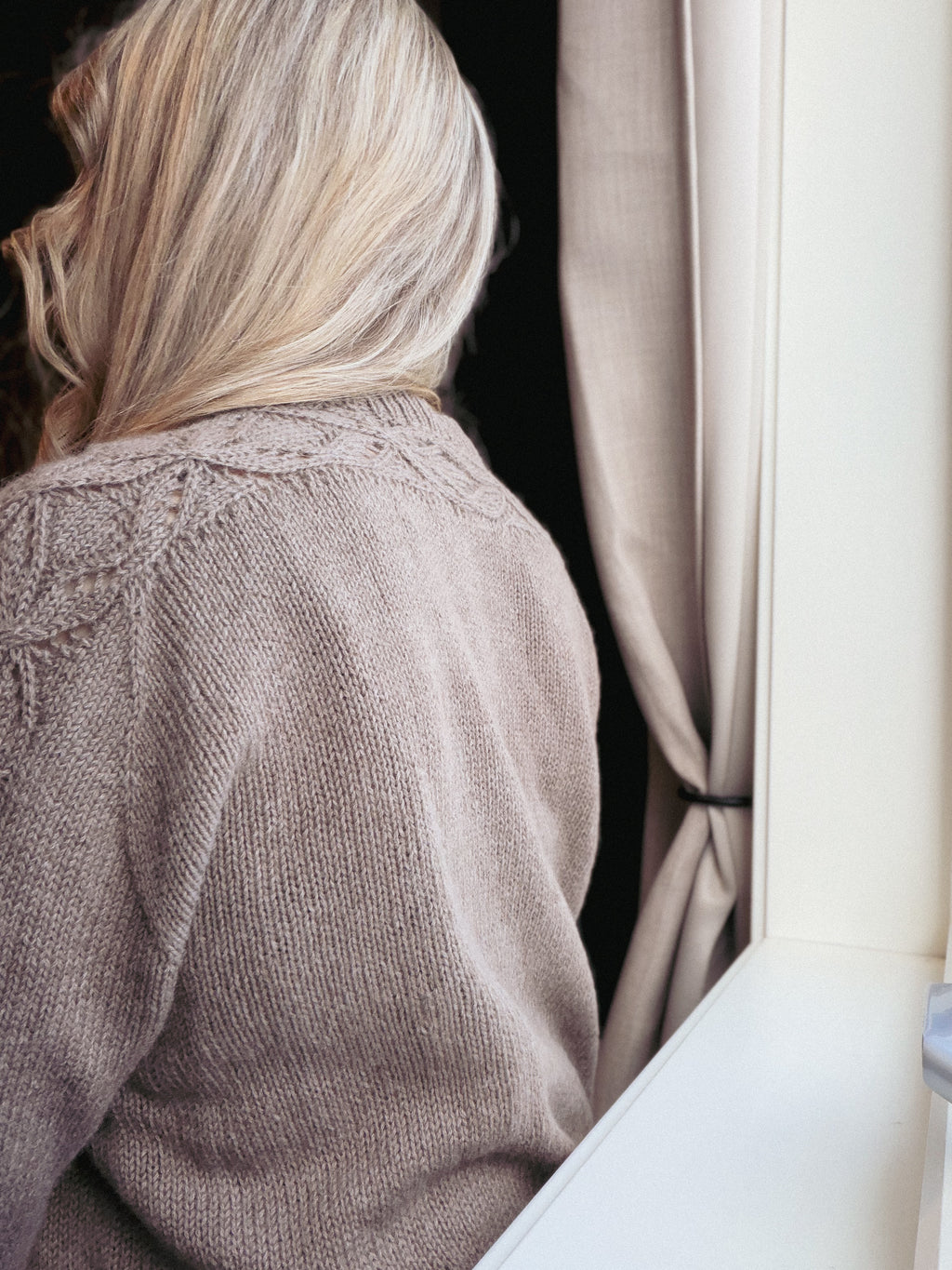 Irisbloom sweater