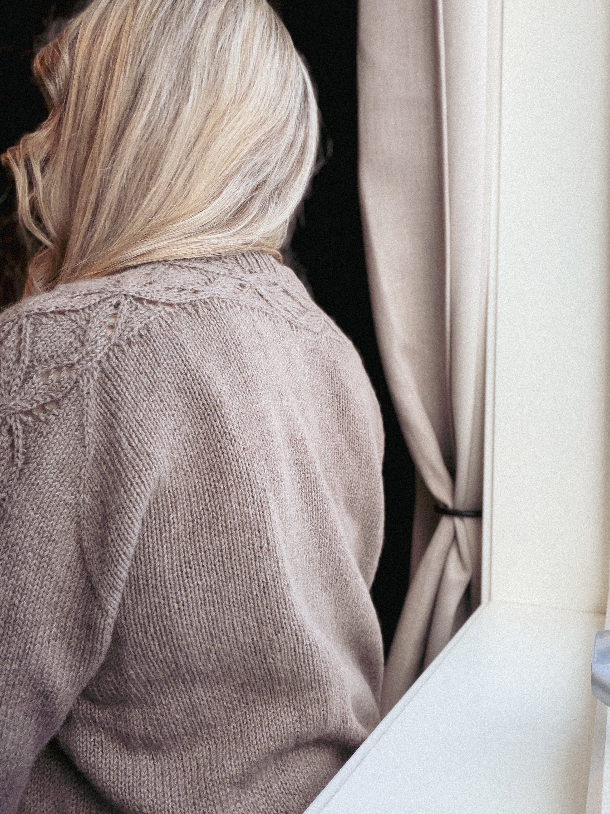 Irisbloom sweater