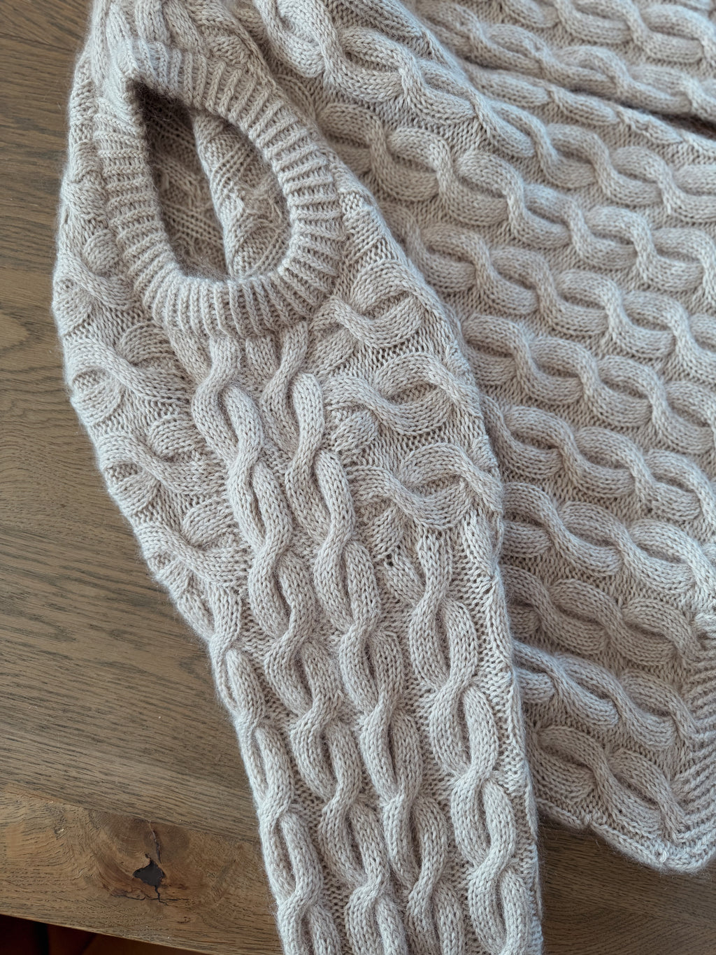 Lydiara sweater