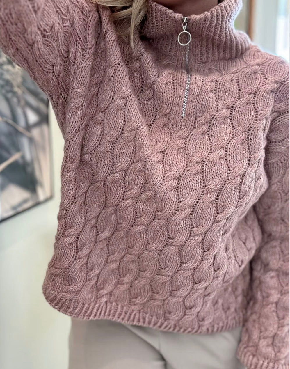 Drops_zipsweater