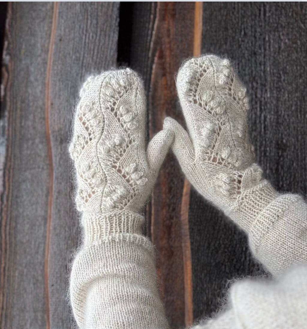 Bluebell_mittens