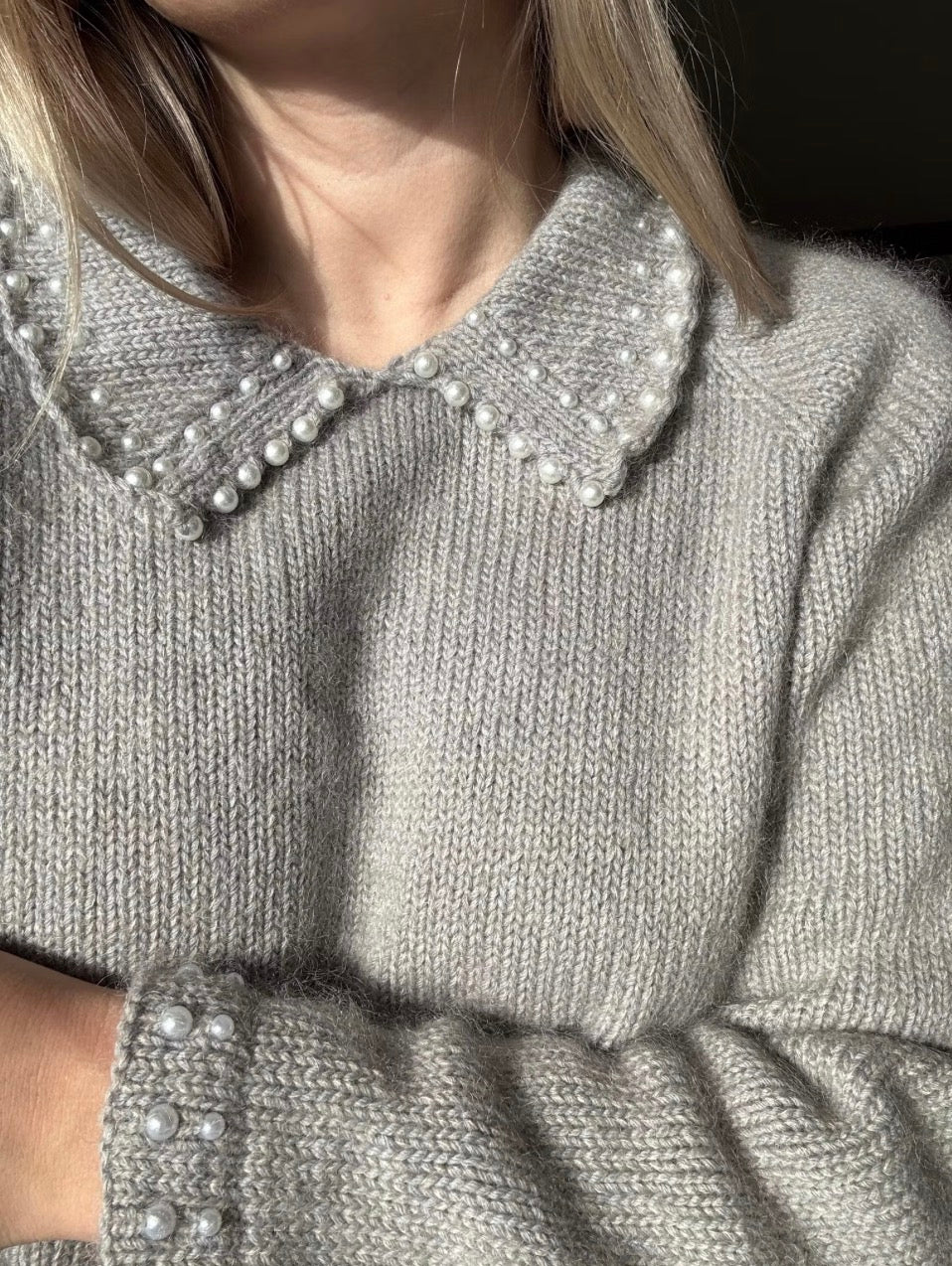 Oyster_collar_sweater