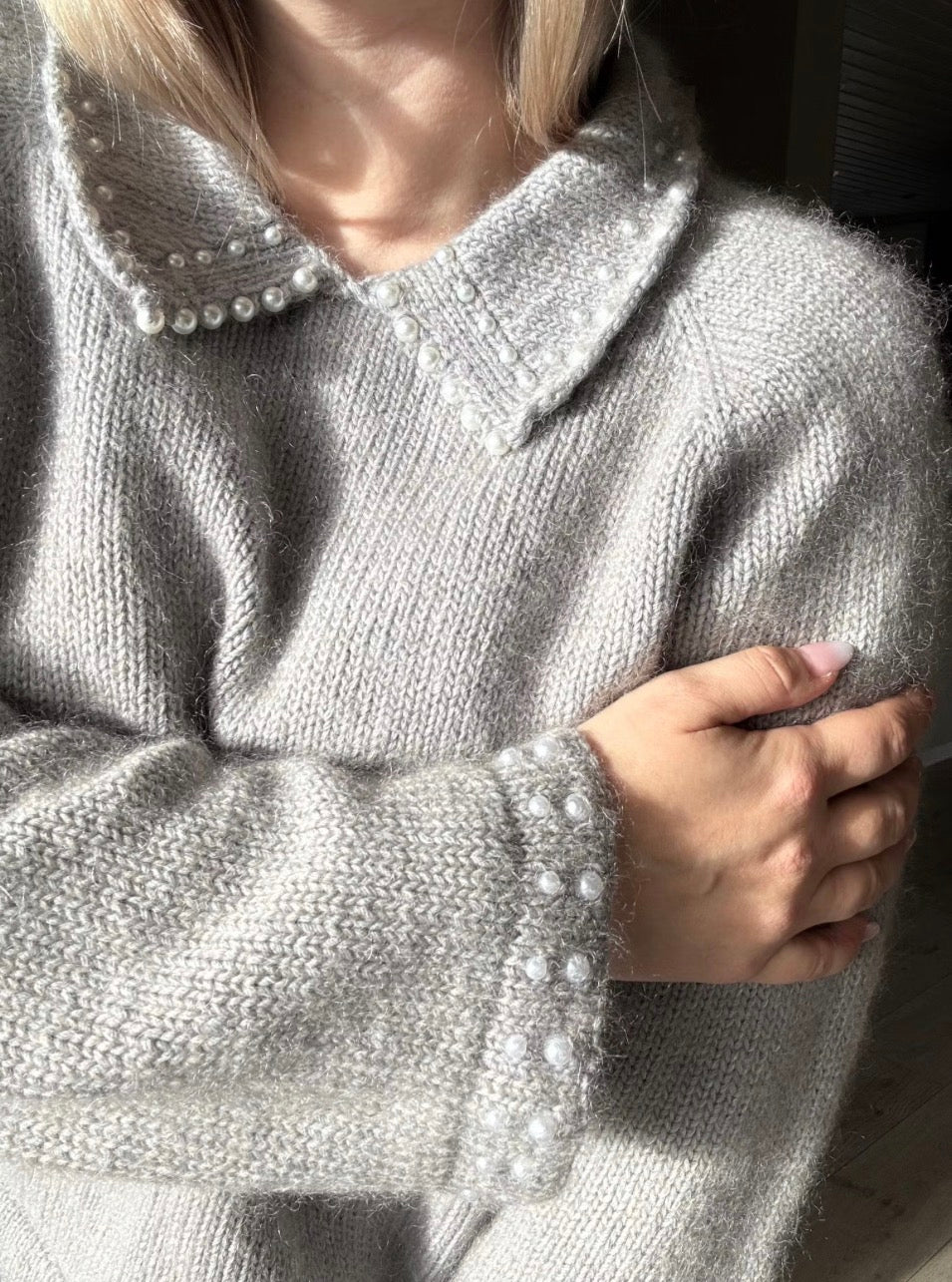 Oyster_collar_sweater